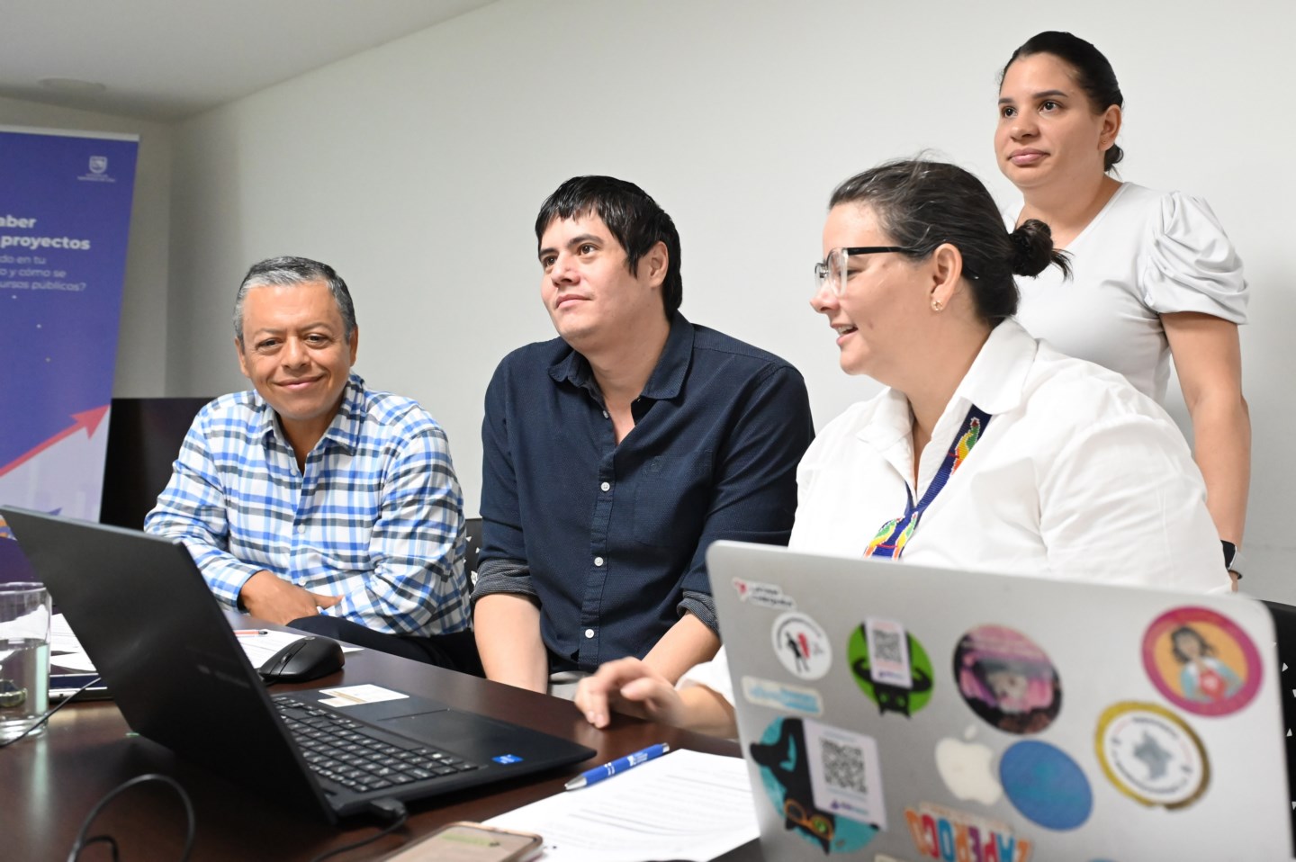 Grupo de personas participantes en taller de experiencia de usuario